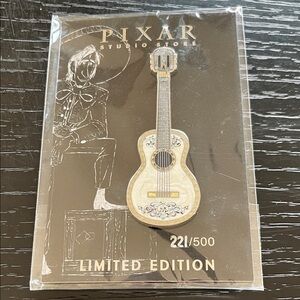 Disney Pixar Studio Store Coco Pin-Ernesto De La Cruz Pearl Guitar LE( MSC-75.2)